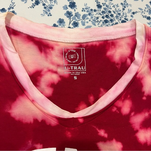 One of a Kind Tie Dye Red and White UPenn Cropped Vneck T Shirt - Picture 4 of 4